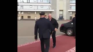 Сцены прибытия президента Беларуси Александра Лукашенко в Россию