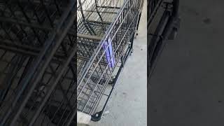 Separating stuck shopping carts