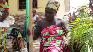 Pounding fufu alone at the traditional day