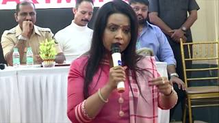 Amruta Fadnavis motivating Arthur Road Jail inmates