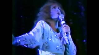 Dalida - Quand On N'a Que L'amour (Live  Palais Des Sports 80)