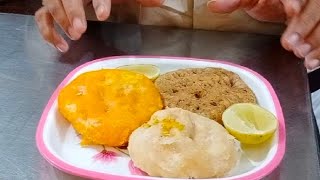 Surati Sarasiya Khaja Testing | Indian food safari | Surat street food | Places to eat #shorts