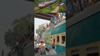 Kereta api terpadat di dunia.train in bangladesh #short