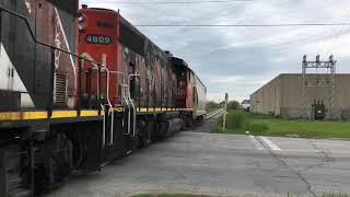 HOOOORRRNN!!! CN 559 Leaving the Bramalea Buisness Park crossing @Clark Blvd 05.22.2019