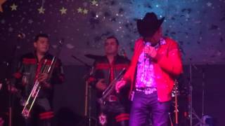 Trigueña  hermosa" BANDA ROJA EN ELGIN ILLINOIS