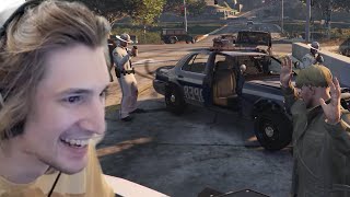 xQc Gets Into a Police Chase in GTA 5 NoPixel 3.0