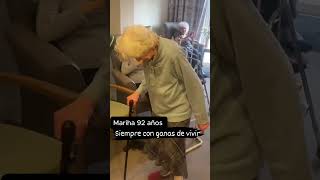 Bailar amar reir,  abuelas centenarias.