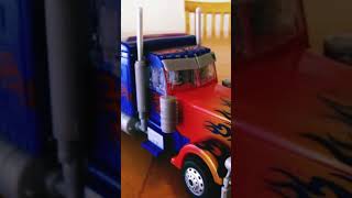 Rip off Optimus prime toy