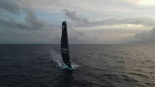 201121 - TJV - Drone voile et nuage bas