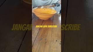 Kucing makan minta satu meja #kucing #kucinglucu #shorts