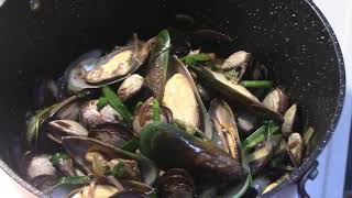 🆕Snack Time With 🐚Mussels And Clams/Kể chuyện😂😁về điễm quái dị"Vịt Kều Mỹ"gặp ở Việt Nam