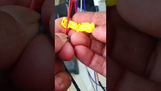 මේ විදිහට ගහල ගන්න තමයි තියෙන්නෙ 😄 T tap clip Wire Clips #shorts