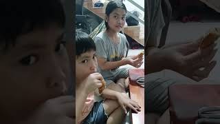 Mời cả nhà ăn bánh gối #shorts #tranphovlog #