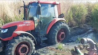 Kubota M9540 ile gölde zor anlar