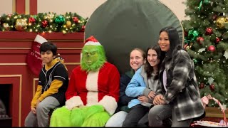 Gwtang Mansi/ The Grinch at  Greenwood Mall