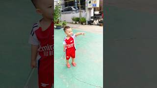 Em ra xem xe ô tô #shorts #shortvideo #cute #driver #funny #baby #cutebaby #trending #viralvideo