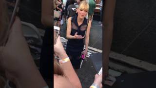 Anna Faris Talking To Fans at Chris Pratt's Star Ceremony