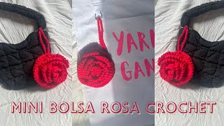 Mini bolsa de rosa tejida a crochet