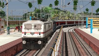 22675 CHOLAN SUPERFAST EXPRESS ARRIVING AT TIRUCHIRAPPALLI JUNCTION