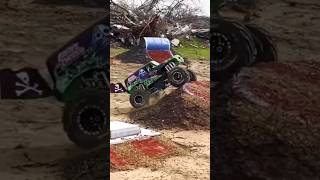 $5,000 RC Grave Digger Freestyle! Check out the full video #monsterjam #rccar #gravedigger