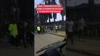 GENZ DEMONSTRATORS USING ALTERNATIVE ROUTES GO ESCAPE THE POLICE .