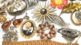 SHOP GOODWILL 6 LBS VINTAGE Jewelry Unboxing Unbagging for Resale on Poshmark Youtube