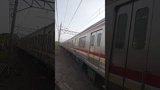 Krl bogor dan krl jakarta kota #keretaapiindonesia #keretaapi #krlcommuterline #viralvideo #railfans