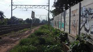 KA Argo Jati memasuki Stasiun Bekasi