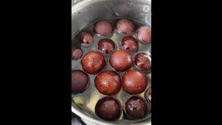 #Shorts Mava Gulab jamun 😍😋/खोवे के गुलाब जामुन @NidhikiRasoii