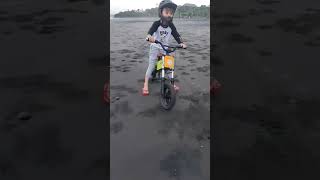 test sepeda listrik di pantai..??