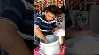 Hardworking Man selling #Rajmachawal #cholechawal #kadhichawal @20 rupees #delhistreetfood #1minvlog