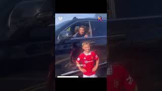 Cristiano Ronaldo with a fanboy after the match ❤️