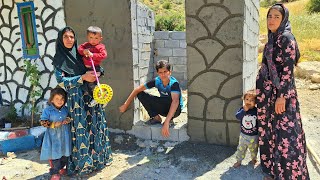 Farinaz helping Zulfa in building the kitchen walls with the help of the master ❤❤