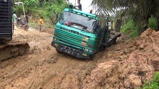 NISSAN TUA TERPEROSOK KARENA RODA DEPAN GAK BISA DI KENDALIKAN