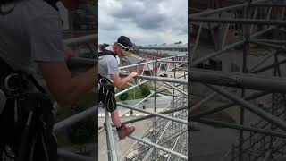 Scaffolder always on top.