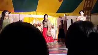 Bale Bale By Bride with her Bridesmaids on her Mehndi |Best Mehndi Dances|