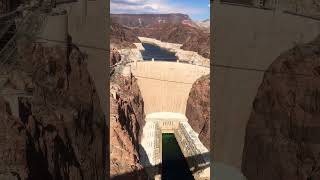 Have you seen the largest dam in USA ?! #travelblogger #roadtrip #usa #travelusa #nevada #arizona