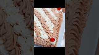 My homemade yummiest chocolate vanilla cake #viral #ytshorts #cakedecoration #kitchenwithchefhira