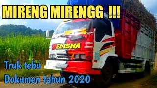 MIRING MIRING  ... Truk muatan tebu kelebihan muatan keluar lahan