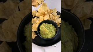 How i MAKE GUACAMOLE 🥑! #shrots #recipe #shortfeed #shortvideo