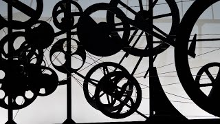 La radicalità di Jean Tinguely in mostra a Milano