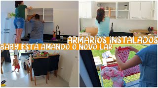 ESTÁ FICANDO LINDO😍AGORA TEMOS UMA COZINHA, AÉREOS INSTALADOS, ORGANIZEI A LOUÇA |Amanda Maria