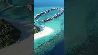 Anantara Kihavah is an INSANE resort in the #maldives 🤩 #luxurytravel #luxuryresorts #travel #shorts