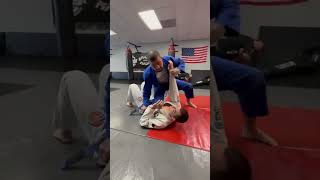 Basic armbar from knee on belly #armbar #submission #bjj #jiujitsu