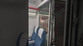 Interior UT592 parado en estación Valencia Nord #train #ferrocarril #automobile #trainspotting #tren