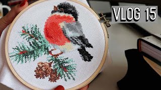 BOOKSHELF TOUR & CROSS STITCH [CC] || Vlog #15