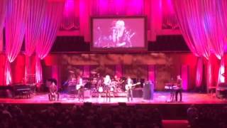 Jenny and The Mexicats Feliz Navidad Washington