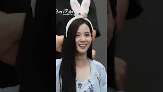 Jisoo wore cute headbands in 8th anniversary of blackpink fan meeting ✨✨....#jisoo