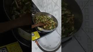 Tasty Bhindi Sabji!..👌 Masala Bhindi #shorts #youtubeshorts #recipe #marathi #ladyfinger #bhindi #yt