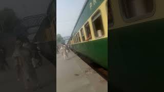 #lahorenewshd #lahorerangnews #pakistan #punjab #travelvlog #turist #pakrailway #pakrailnews #بلوچی